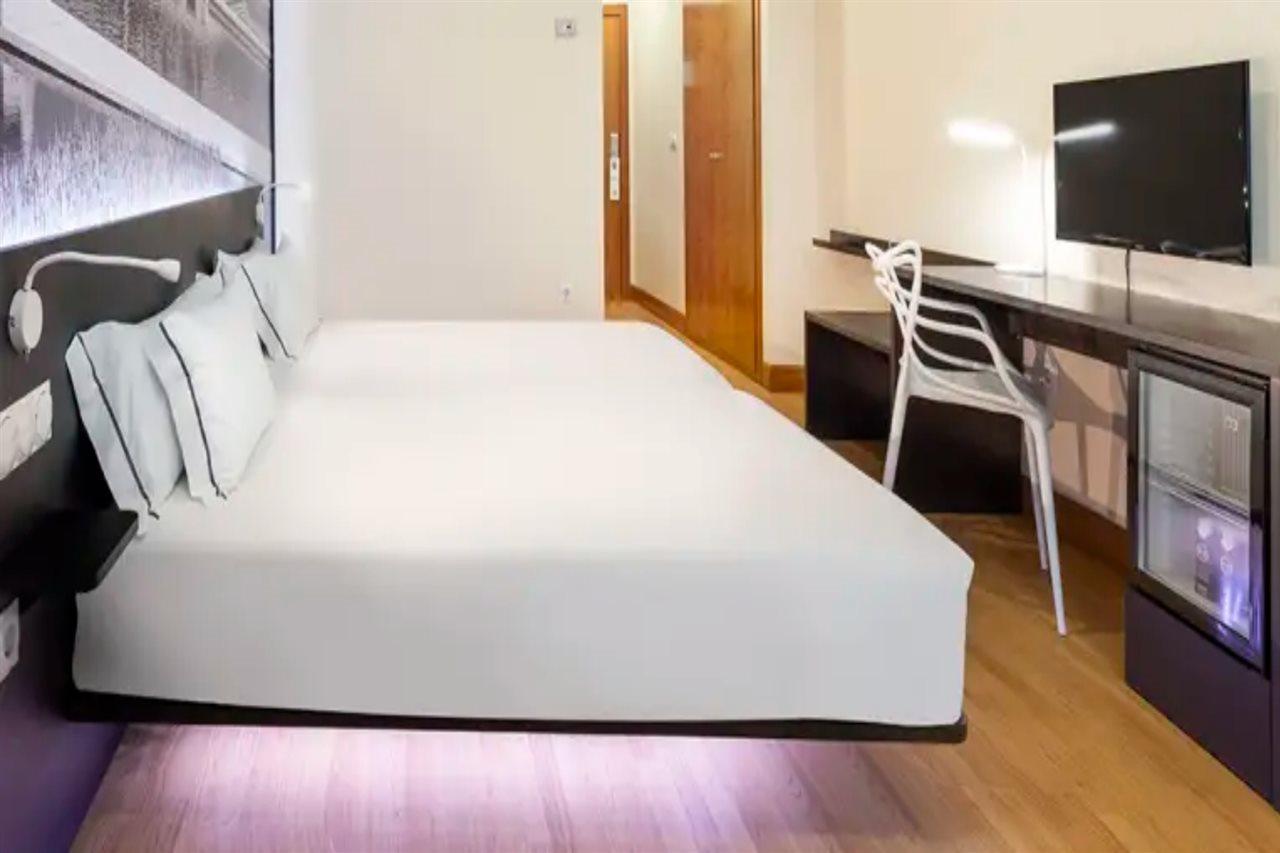 B&B Hotel Madrid Aeropuerto T4 Сан-Себастиан-де-лос-Рейес Экстерьер фото